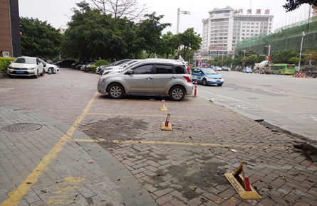 小區臨街商家私自安裝地鎖