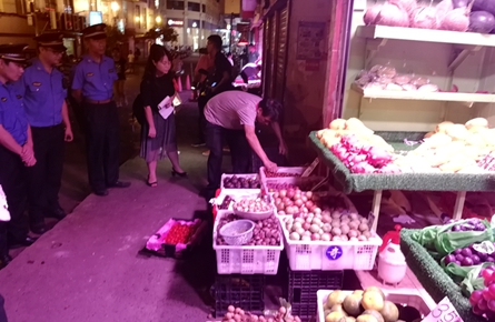 排查衛生死角 整治占道經營