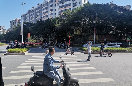 兩輪車駕駛豈能任性？