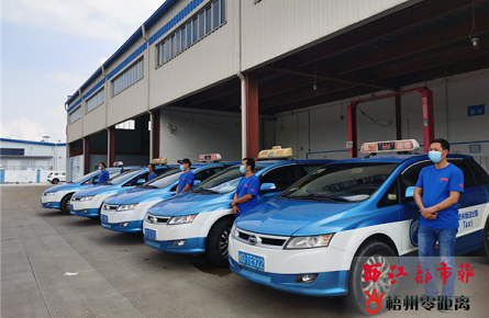 梧州市出租車司機開始統一著裝