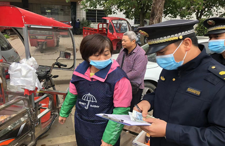 邊搬運貨物邊兜售，整治！