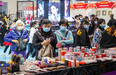 寶石節會場熱度不減