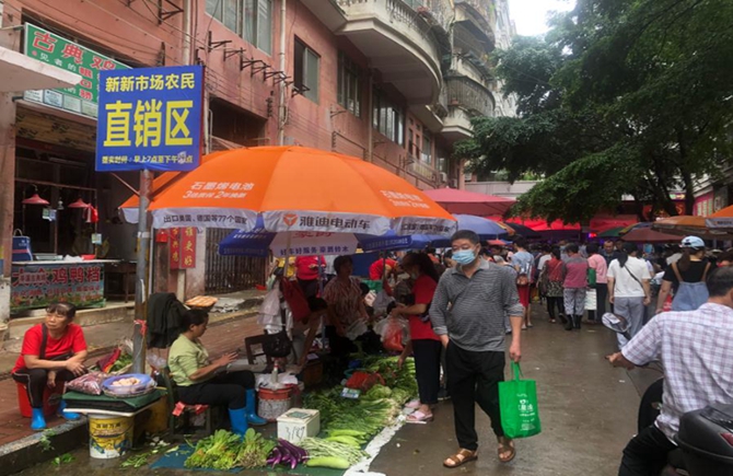 有關部門表示將引導菜販入室規(guī)范經(jīng)營