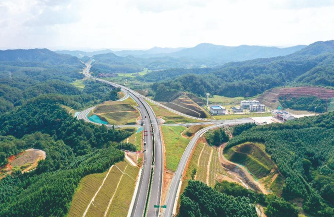 梧州市全力推進(jìn)重大項(xiàng)目建設(shè)素描