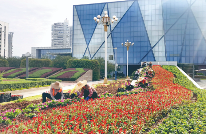 更換時花迎兩節(jié)