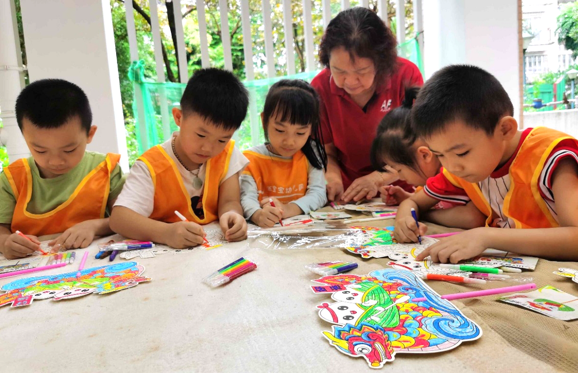 鄰里共迎端午節