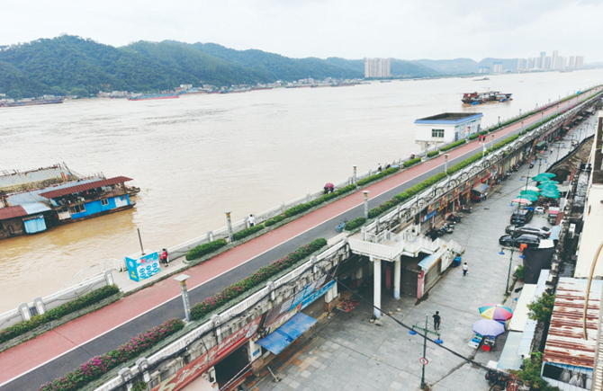 麗港商鋪照常經營