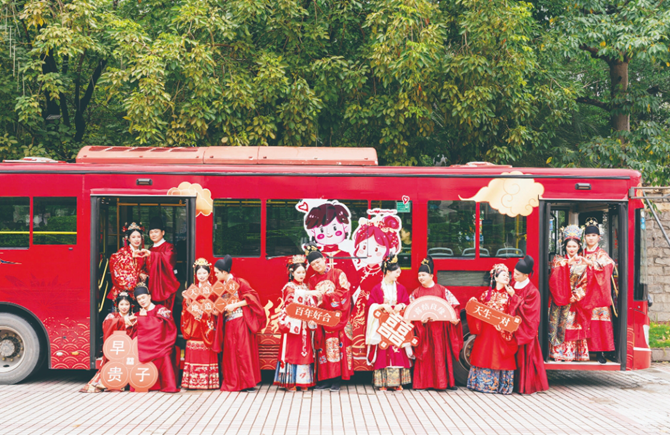 長洲區舉行首屆中式集體婚禮