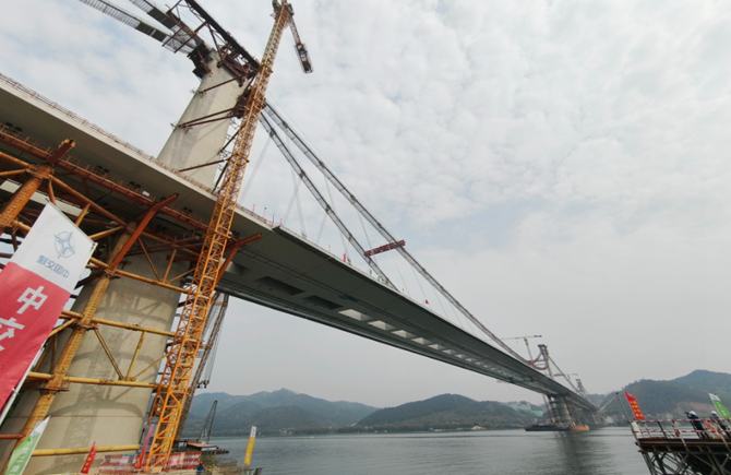 蒼容潯江大橋順利合龍