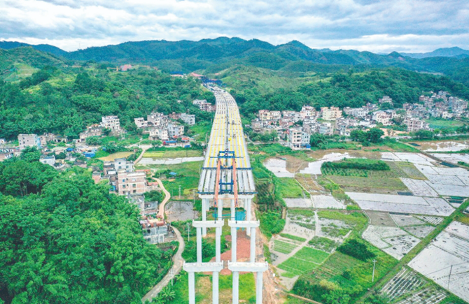 環城高速南段建設正酣