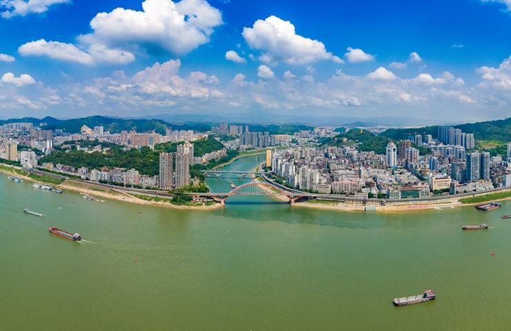 碧水藍(lán)天生態(tài)美