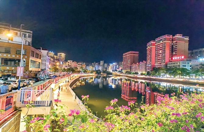 濱江夜景 美輪美奐