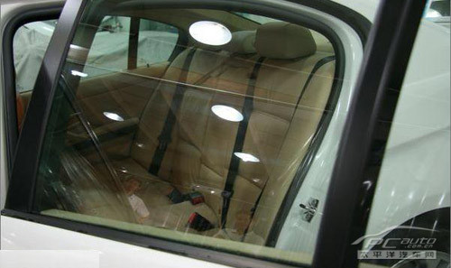 劣質(zhì)汽車(chē)貼膜看似不傷大雅卻暗藏殺機(jī)