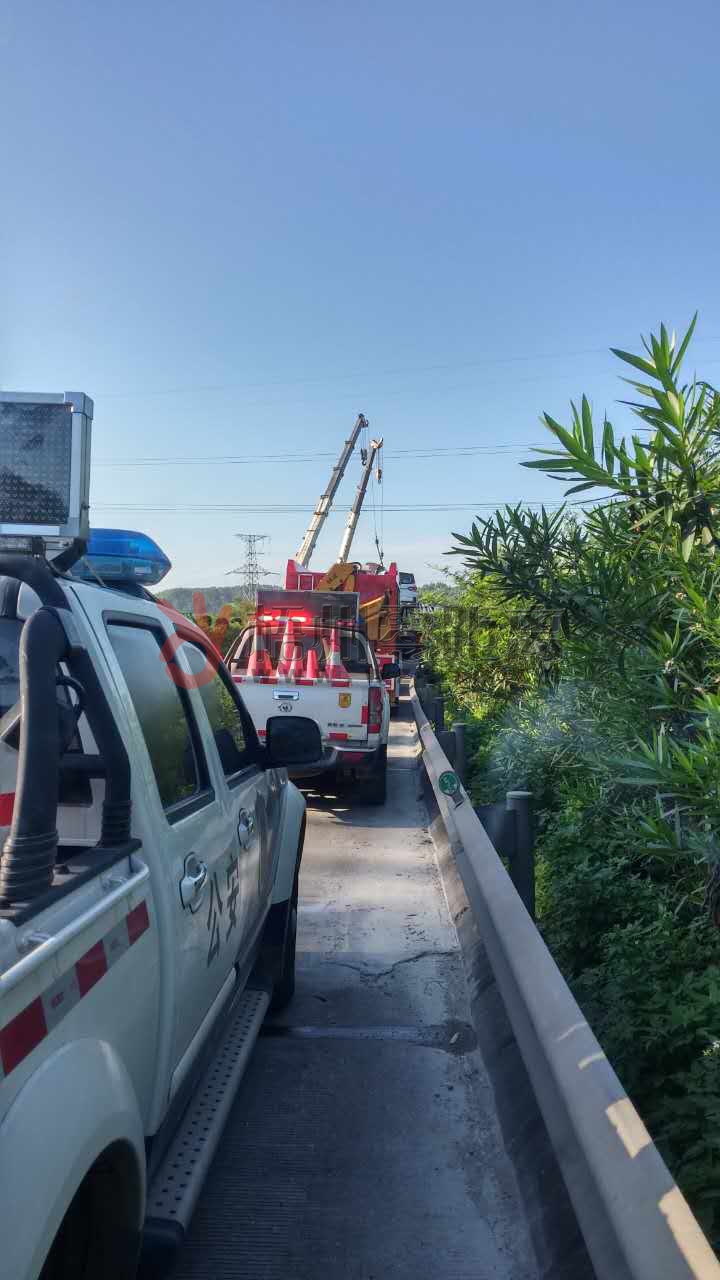 事故現場。網友“梧州通達農牧科技有限公司程瓊慶”攝